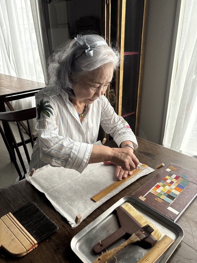 頭のさえている午前中に制作を行います